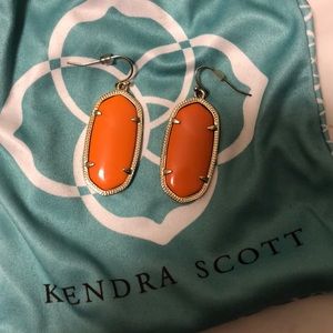 Kendra Scott Elle earrings in orange and gold! 🍊